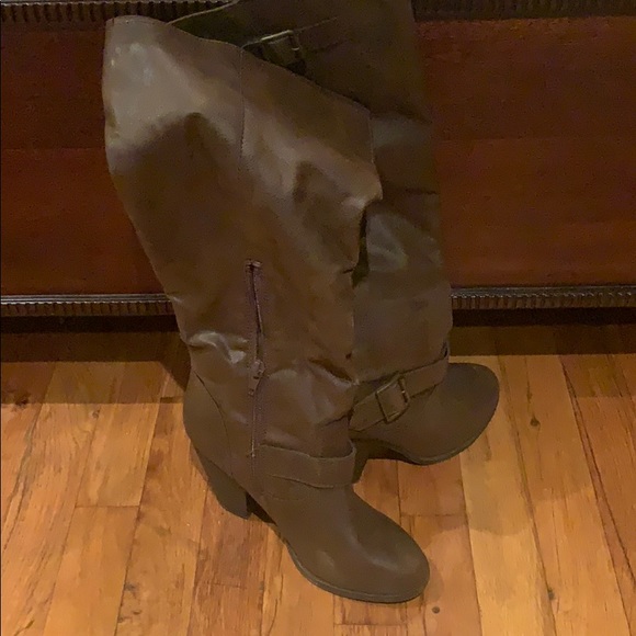 Shoes - Brown Cowboy like boots